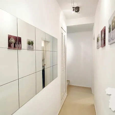 Colina Del Sol * Empedrola